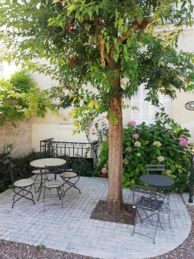 Hotel Du Manoir Tours Bagian luar foto