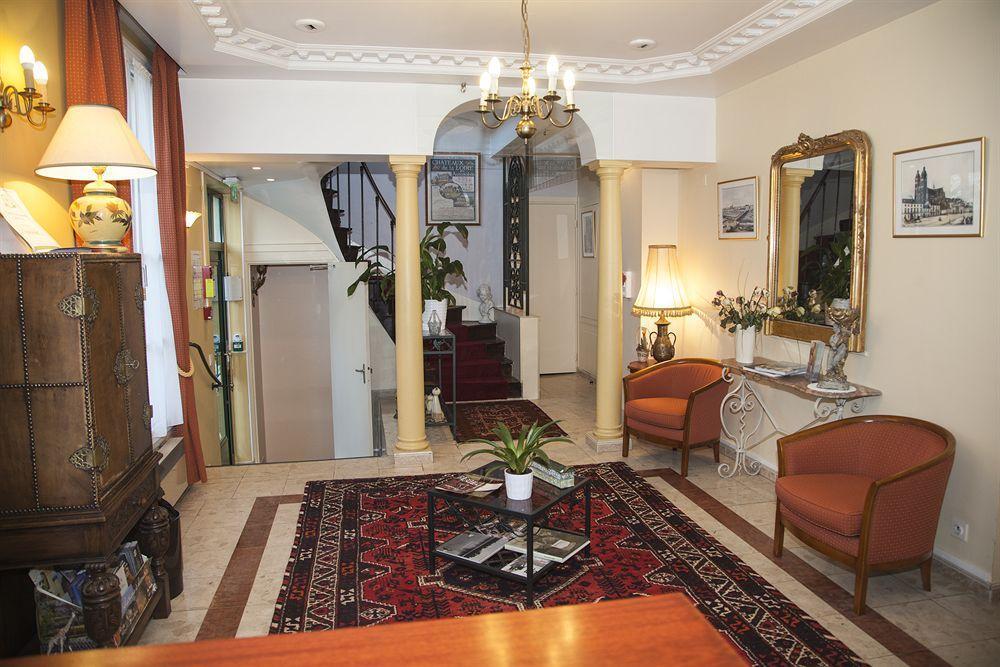Hotel Du Manoir Tours Bagian luar foto