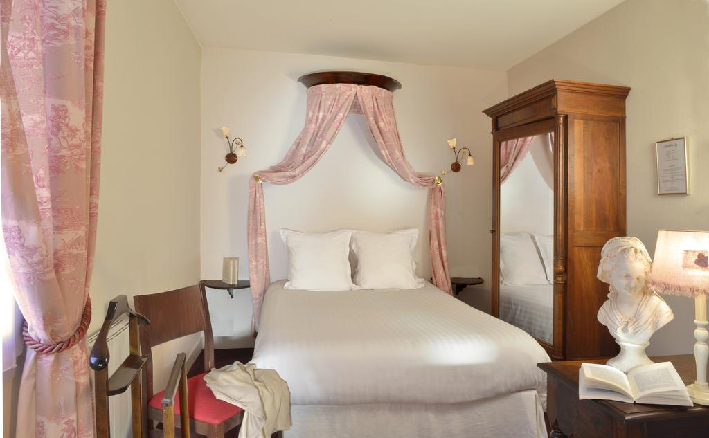 Hotel Du Manoir Tours Bagian luar foto