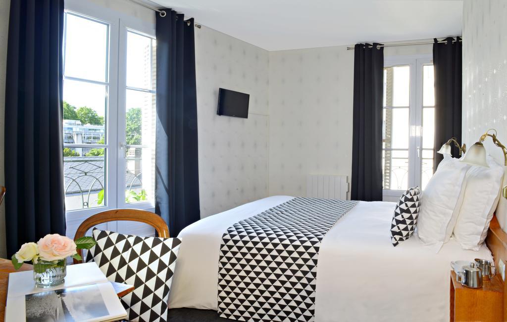 Hotel Du Manoir Tours Bagian luar foto