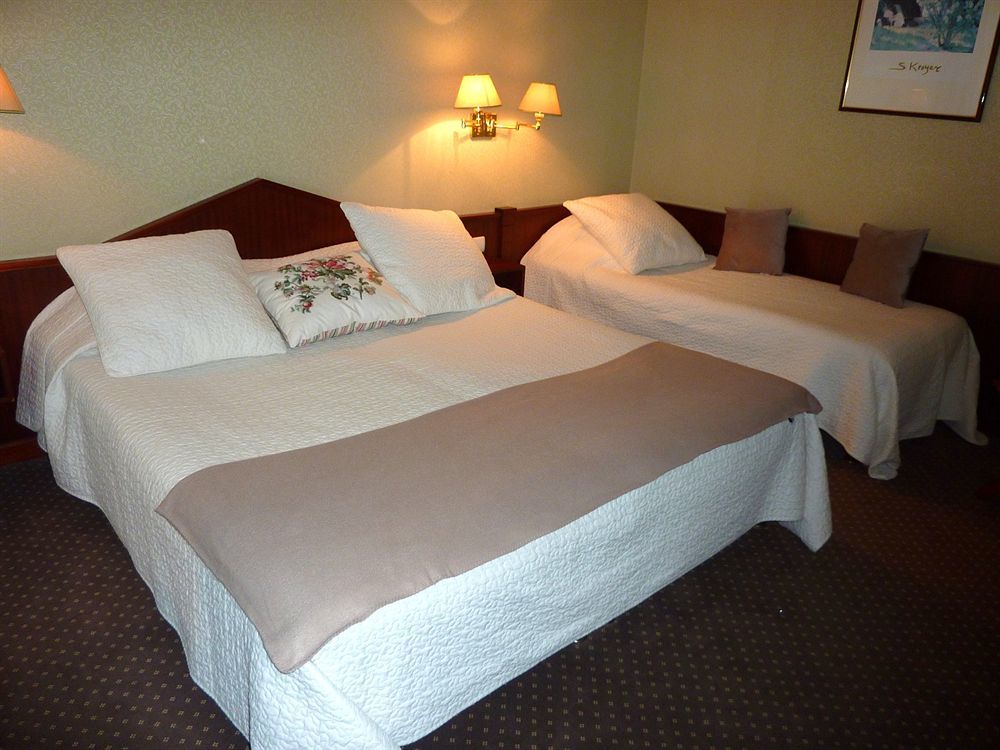 Hotel Du Manoir Tours Bagian luar foto
