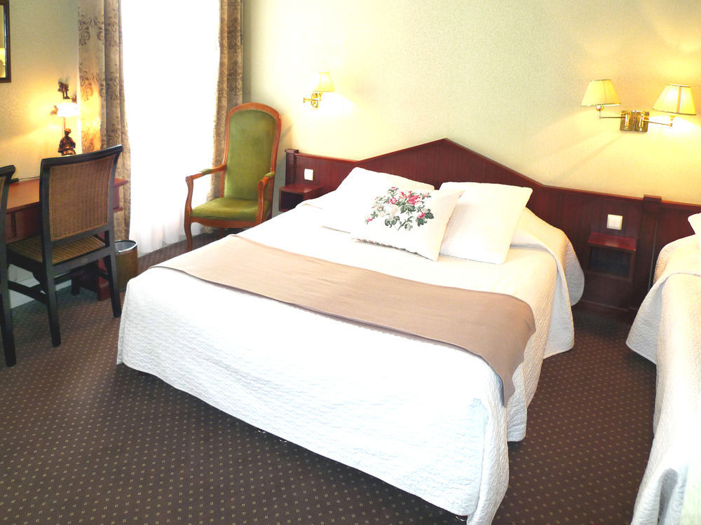Hotel Du Manoir Tours Bagian luar foto