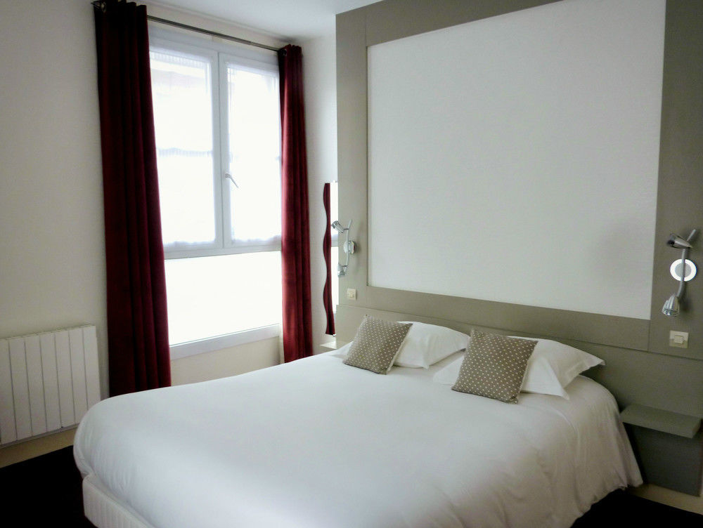 Hotel Du Manoir Tours Bagian luar foto
